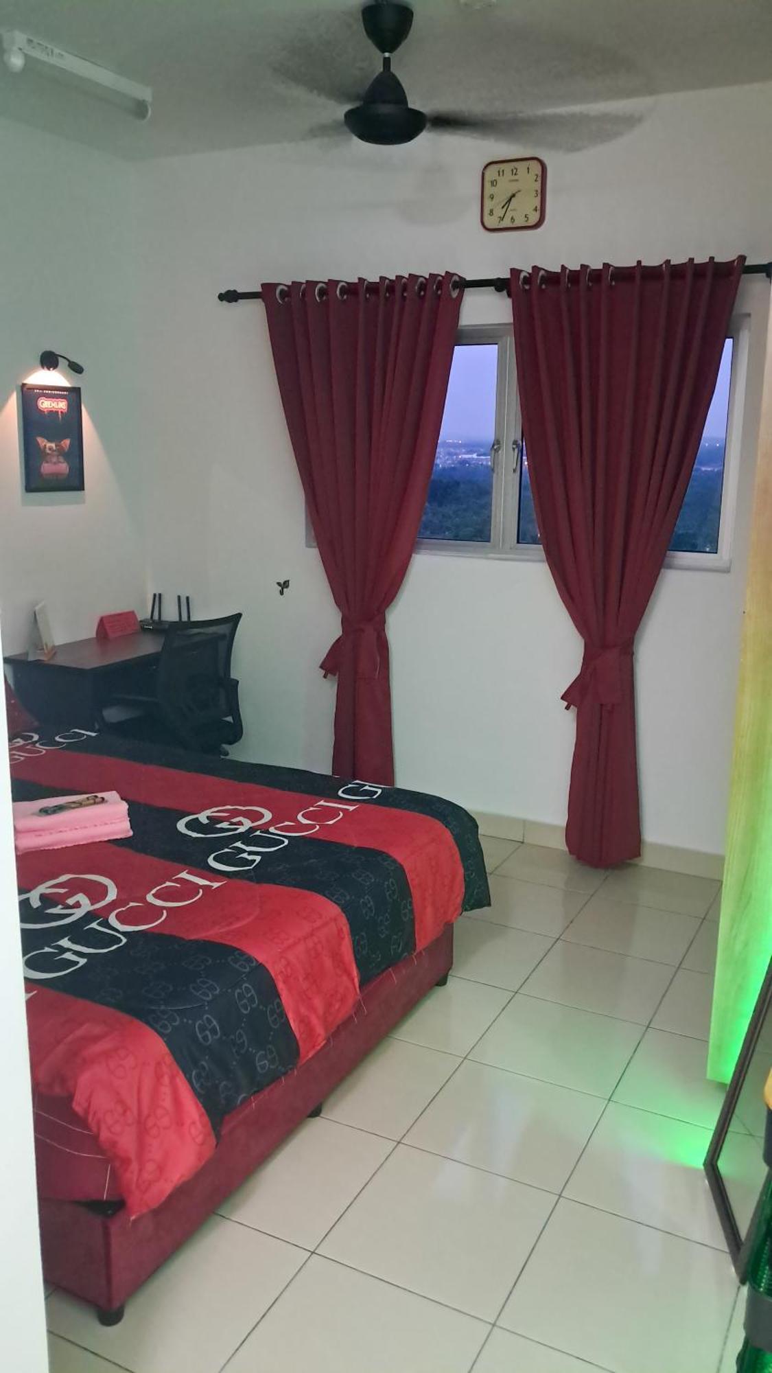 The Red Room Alanis Residence Sepang Extérieur photo